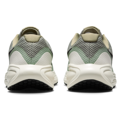 CALZADO NIKE PARA HOMBRE REVOLUTION 8